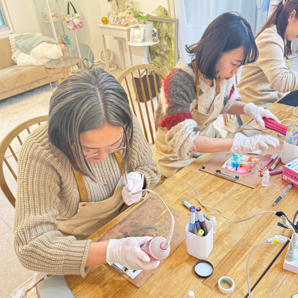 大阪アルコールインクアート教室プルケレスト｜大阪アルコールインクアート体験バーム缶制作